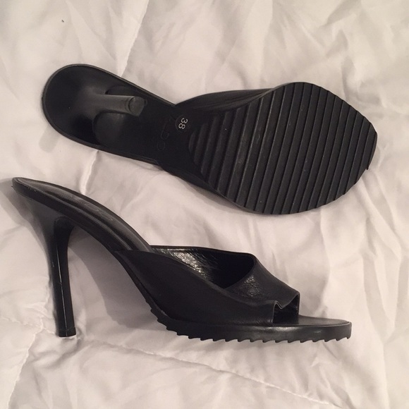 2 for $20 - Black heels - Picture 3 of 4